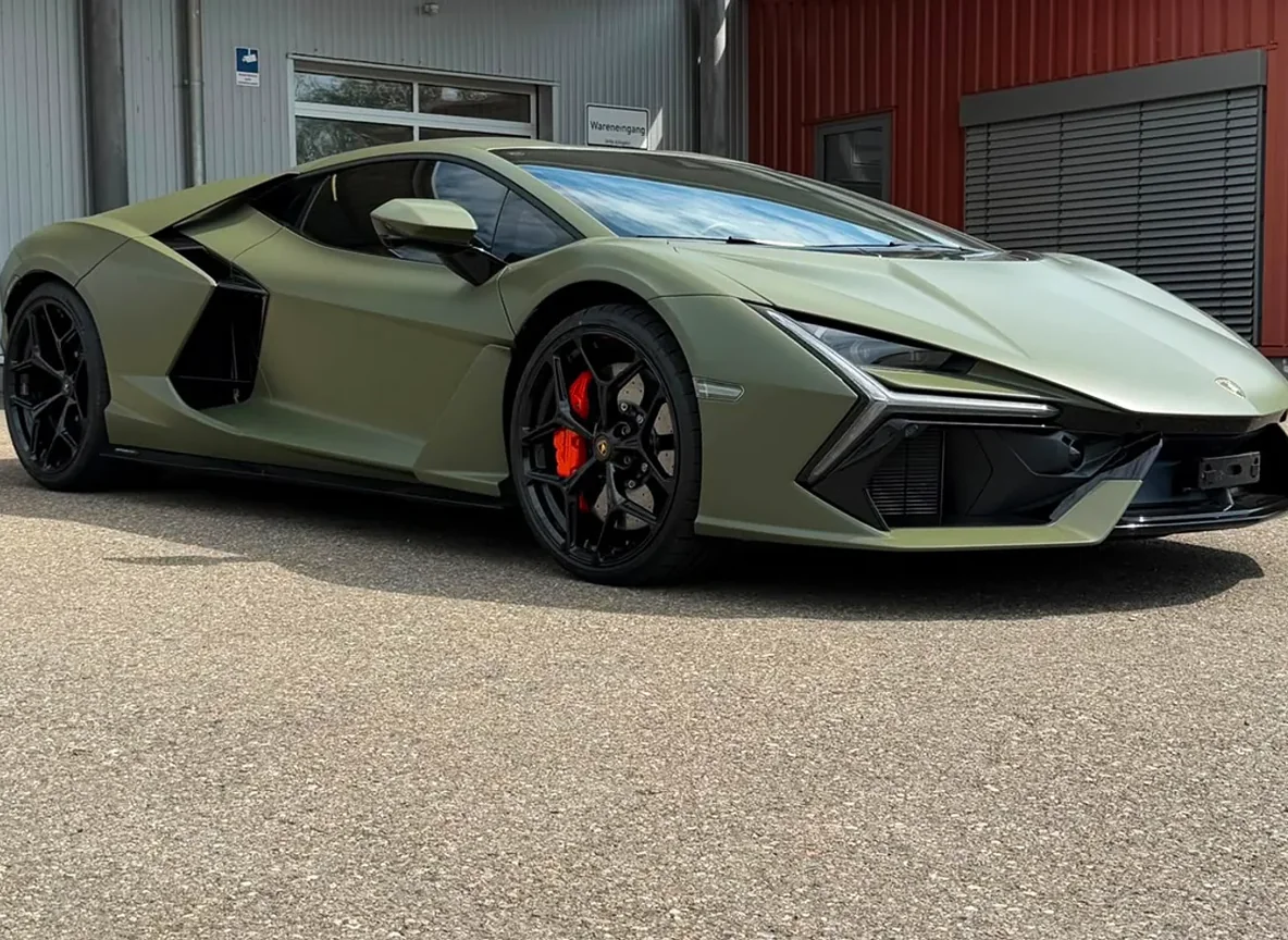 Lamborghini Revuelto